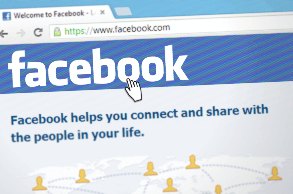 facebook storing