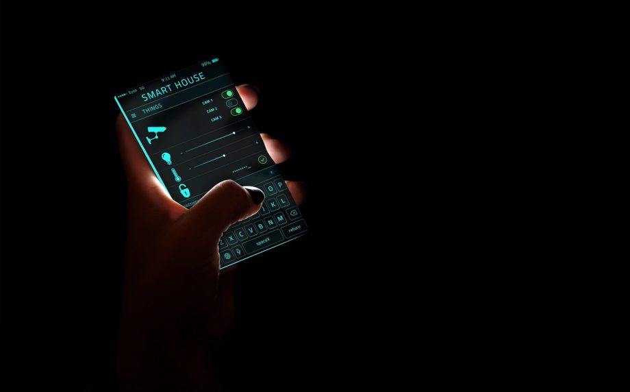 Een Livisi Smart Home Controller aangesloten op een router via ethernetkabel
