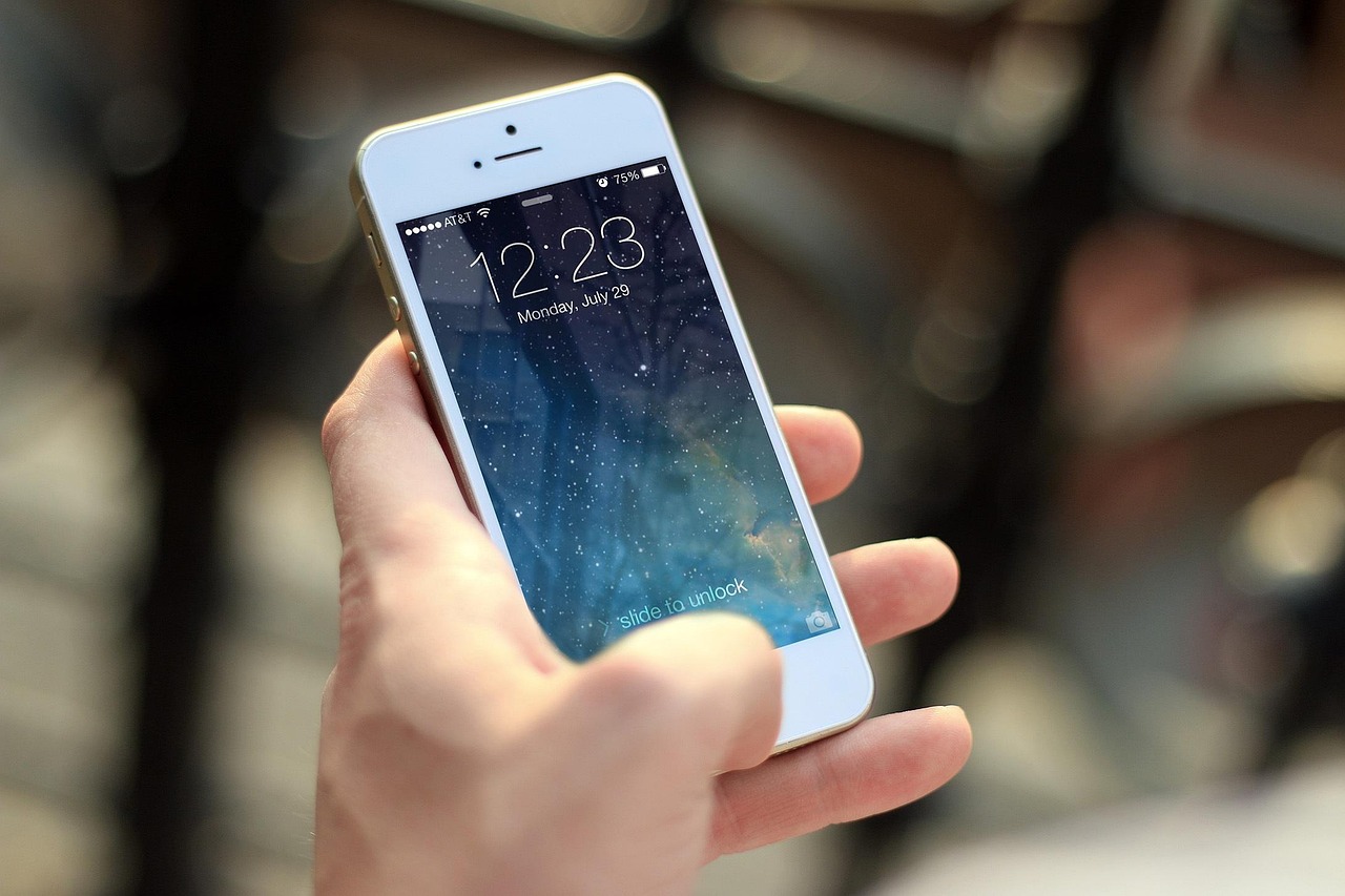 Smartphone met een geblokkeerd inlogscherm, symbool voor een DigiD-probleem